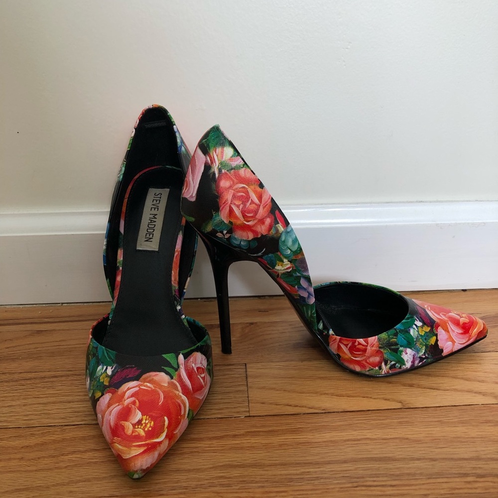 Steve Madden Varcityy size 8.5, in box, worn once